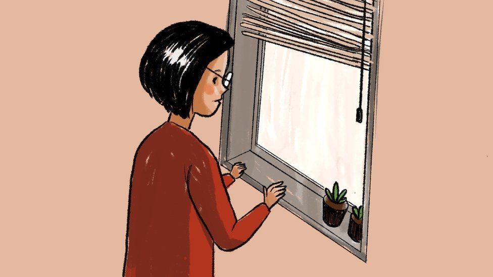 Người đàn bà cô đơn giữa phố thị đông vui