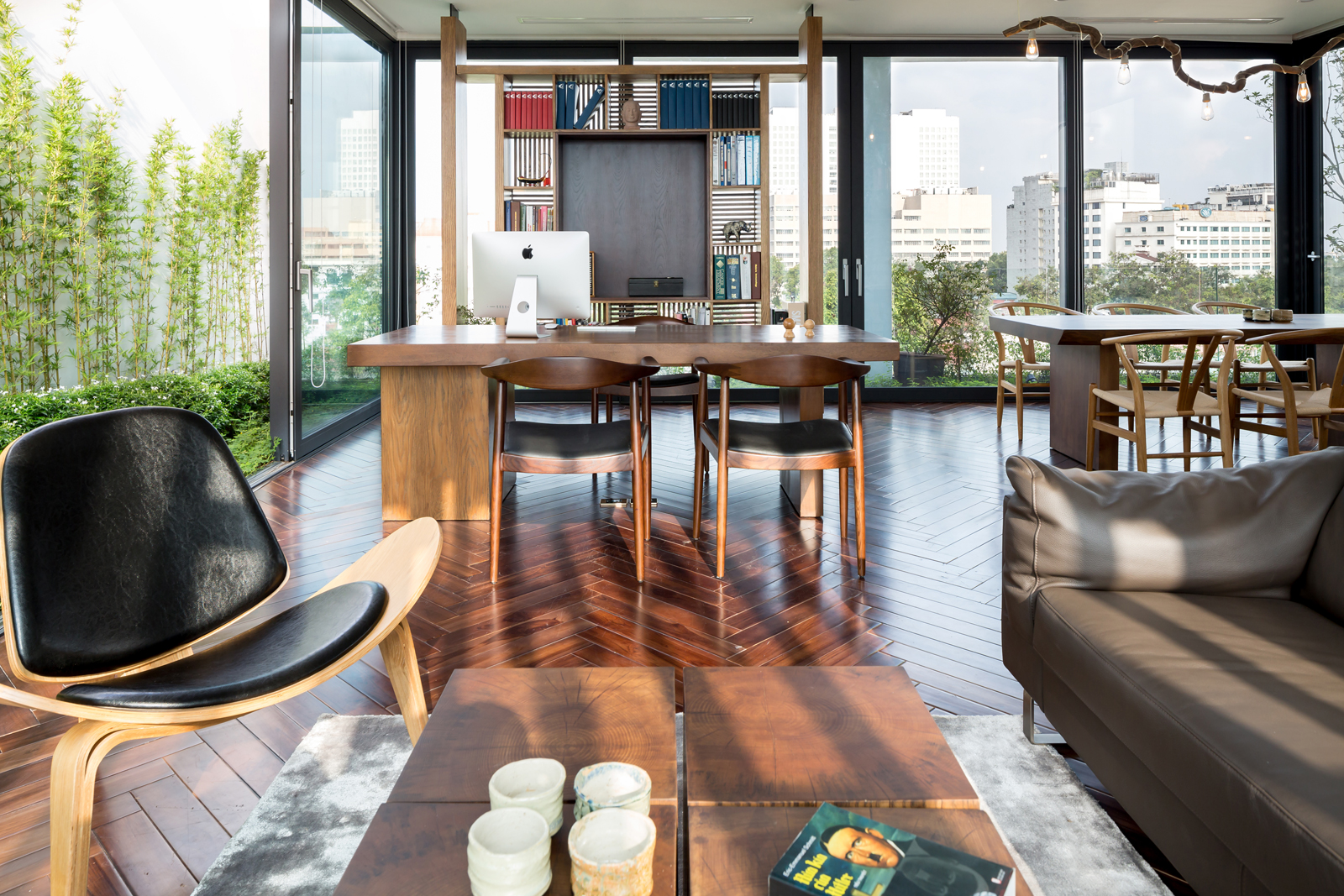 Khu văn phòng bao quanh bởi vườn cây xanh mát với chi phí cải tạo 1,5 tỷ