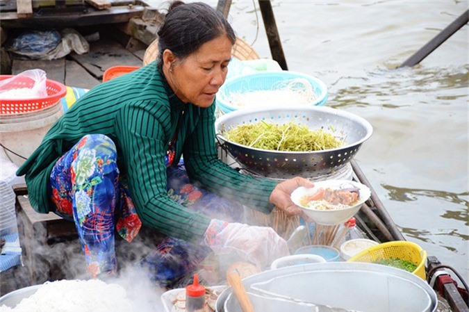 Đi chợ nổi Cái Răng, nếm những đặc sản làm nên thương hiệu Cần Thơ