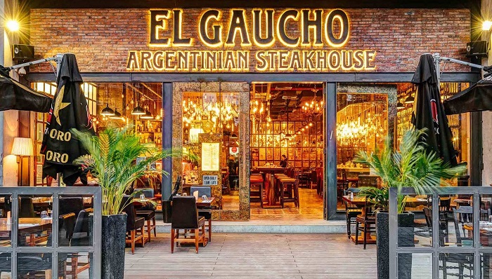 El Gaucho Argentina Steakhouse đem đến một không gian cổ điển, sang trọng.