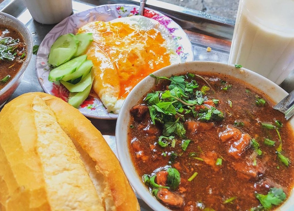 3 quán bánh mì sốt vang ngon cho chiều gió mùa Hà Nội