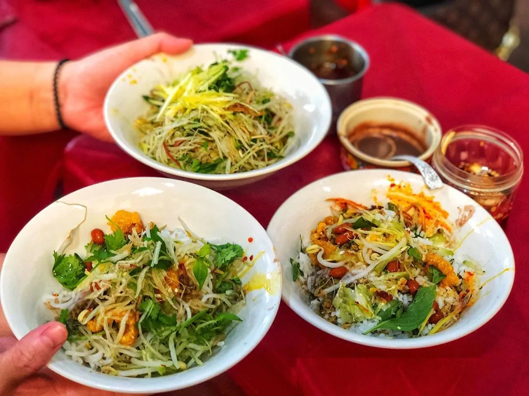 Cơm hến Huế, món ăn "nhà nghèo" nhưng nặng tình như người xứ Huế