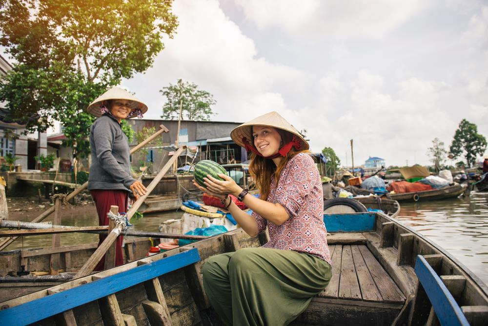 Vi vu chợ nổi Cái Răng, thử 4 trải nghiệm rẻ tiền mà khó quên