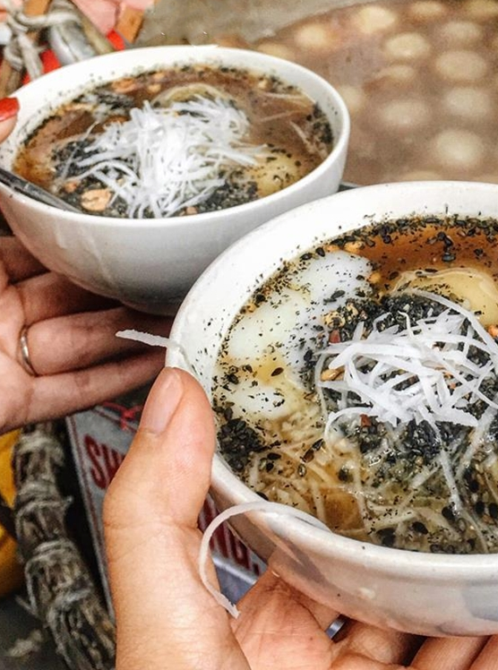 Mùa đông Hà Nội ấm áp với 5 quán bánh trôi tàu ngon nổi tiếng