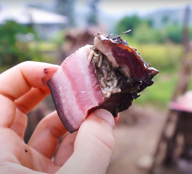 Thách bạn dám thử: Etag, món thịt khô có giòi cực nổi tiếng ở Philippines