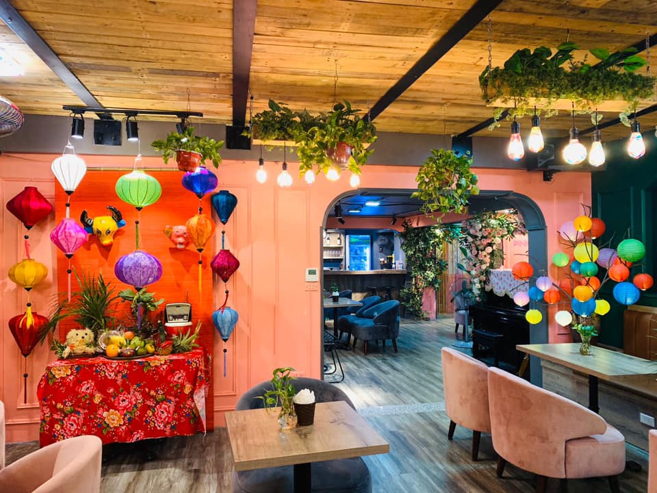 9 quán cà phê hồng phấn siêu xinh khiến “team bánh bèo” Hà Nội thích mê - Ảnh 2