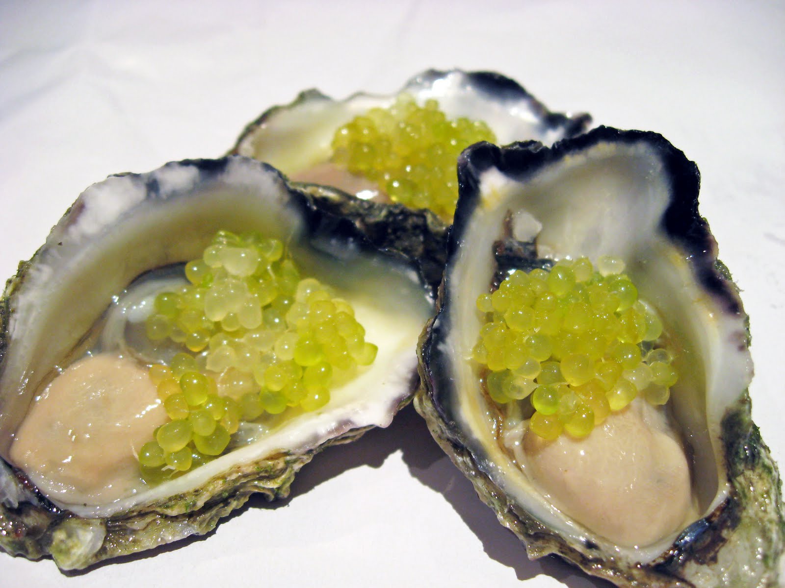 Loại chanh được mệnh danh là trứng cá muối của trái cây này rất hợp để ăn với các món hải sản.