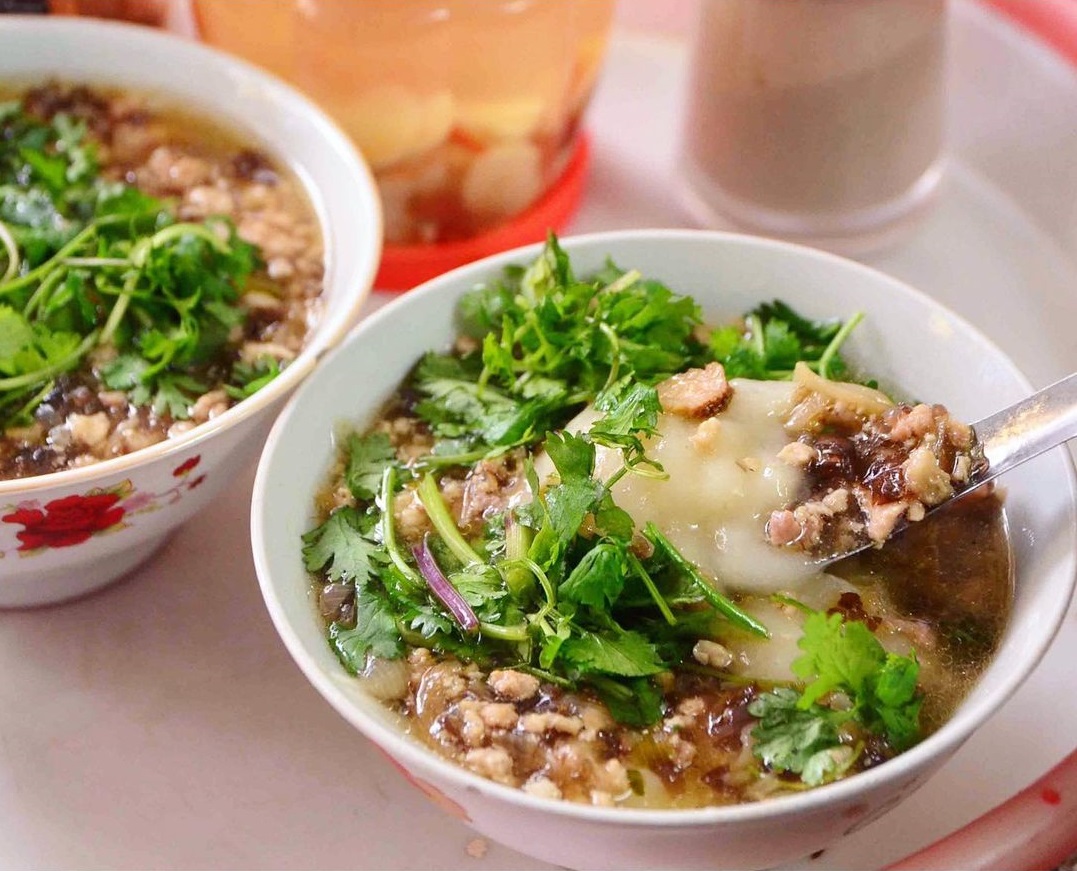 6 hàng bánh đúc nóng ăn thử là nghiện của Hà Nội