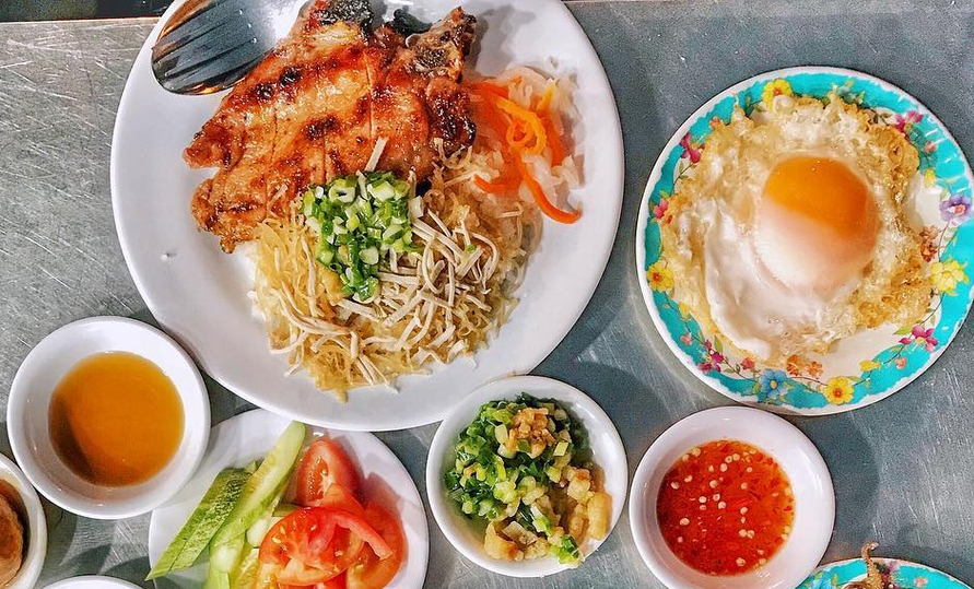 Đói đêm Sài Gòn hãy ghim ngay 3 điểm bán cơm tấm đêm tại Sài Gòn