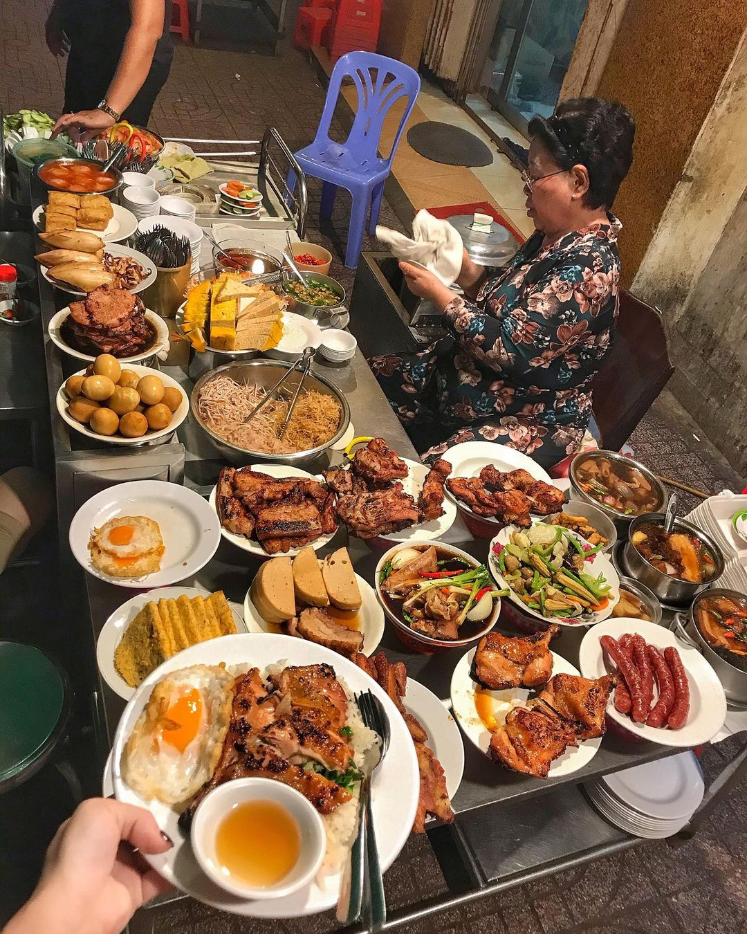 Xướng tên 3 điểm bán cơm tấm xuyên đêm tại Sài Gòn - Ảnh: thaoofood_2020