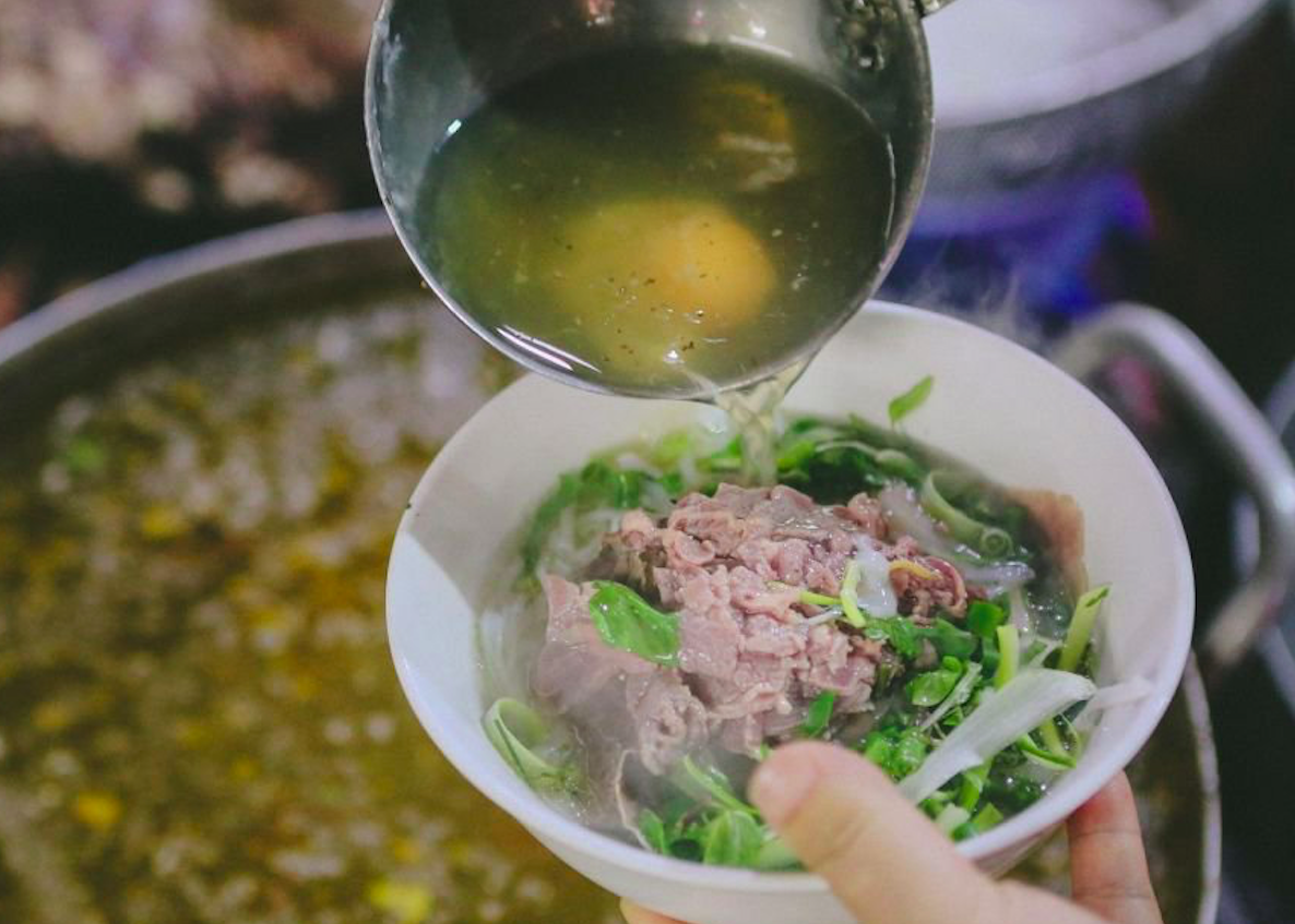 Mùa đông Hà Nội không ăn phở thì còn gì là mùa đông!