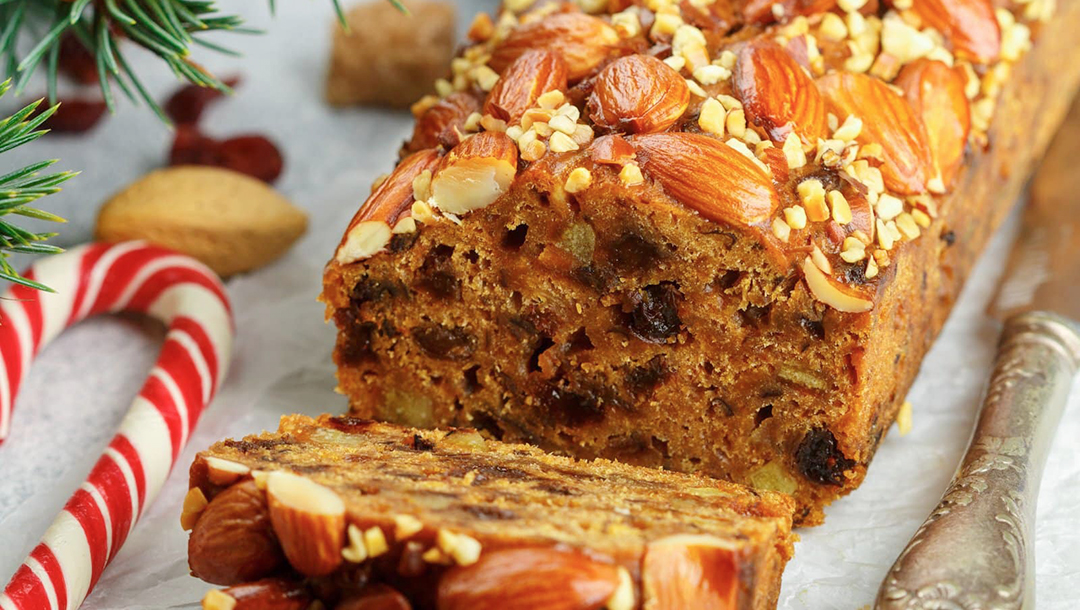 Fruit cake, từ chiếc bánh đẫm vị Giáng sinh đến chiếc bánh truyền thống của đám cưới Hoàng gia Anh