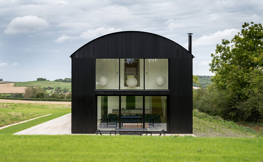 Cải tạo nhà kho thành ngôi nhà nghỉ dưỡng tuyệt đẹp giữa vùng nông thôn yên ả