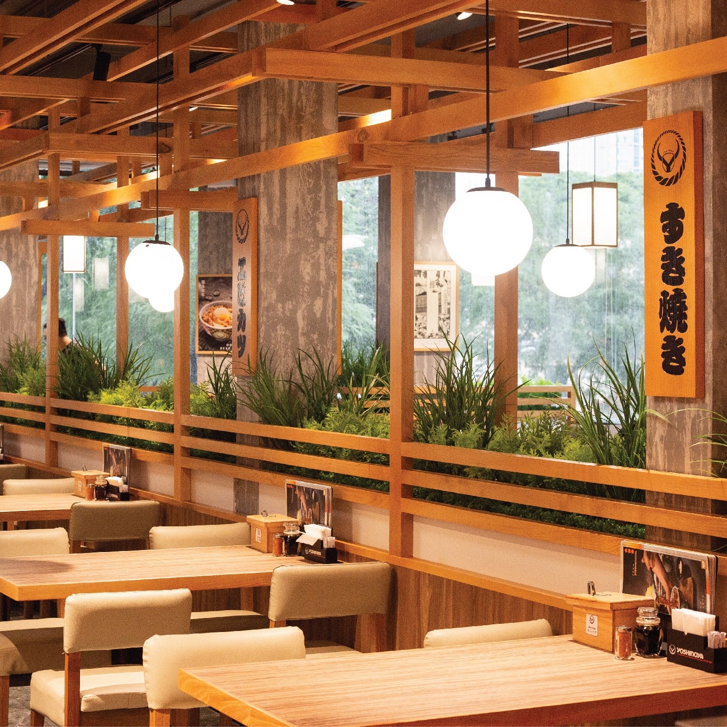 Nhà hàng Yoshinoya đã xuất hiện ở Sài Gòn giúp các tín đồ ẩm thực Nhật Bản có thêm nhiều lựa chọn.