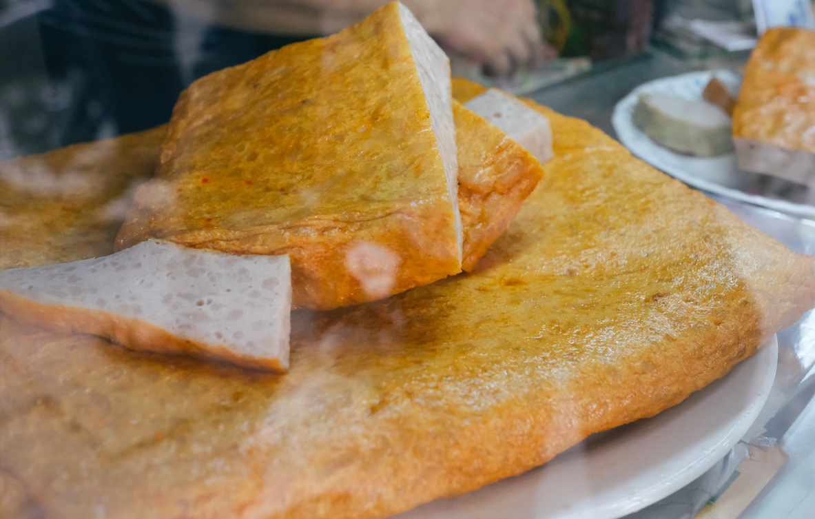 Địa chỉ mua giò chả ngon ai ăn cũng phải gật gù khen ngon ở Hà Nội