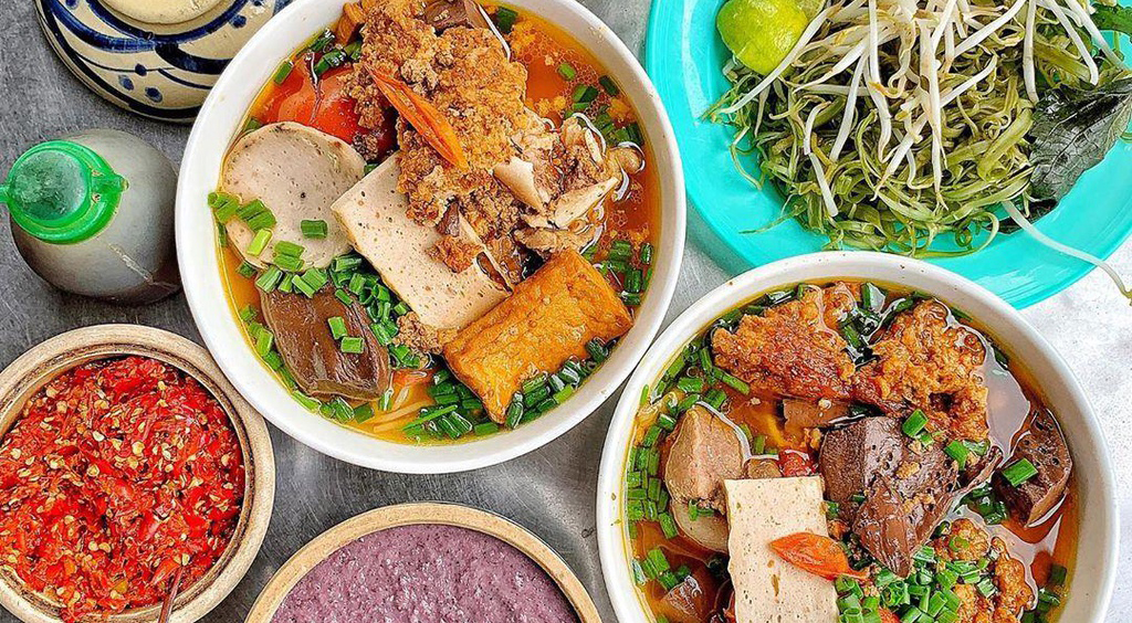 Cách nấu bún riêu cua kiểu miền Nam hấp dẫn không thể chối từ