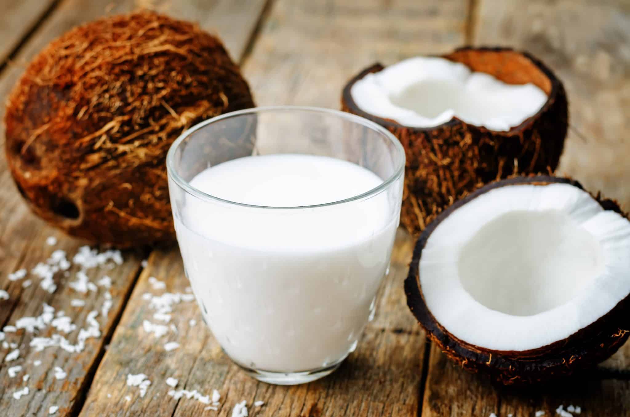 Cách làm nước cốt dừa sánh, ngậy để nâng vị cho các món chè
