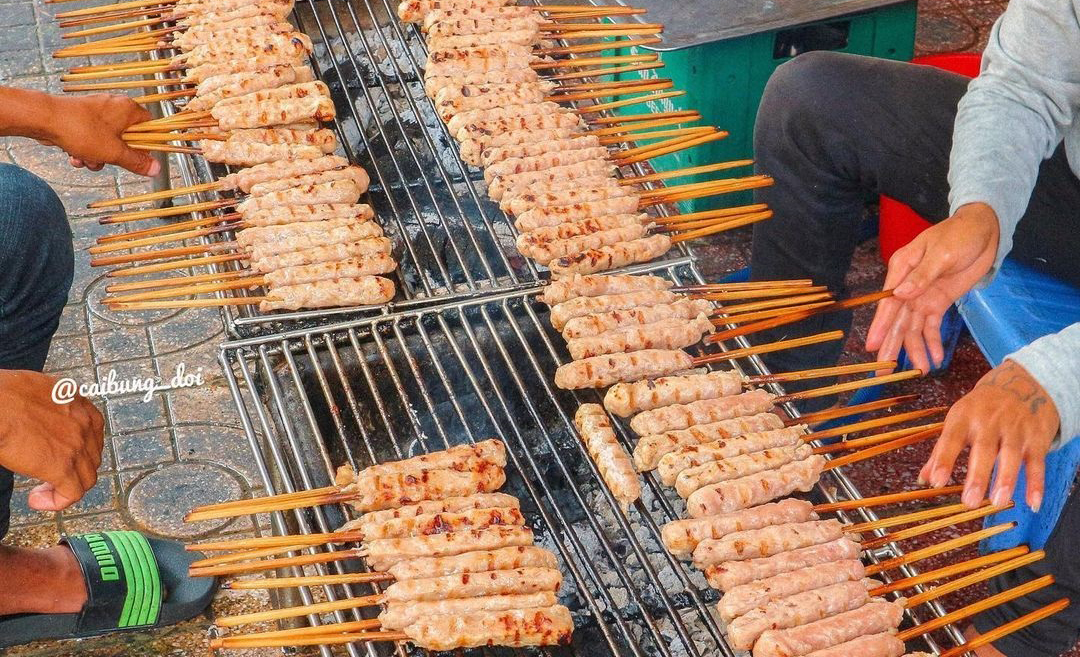 Cách làm nem nướng Nha Trang thơm ngon, hấp dẫn không kém gì ngoài hàng