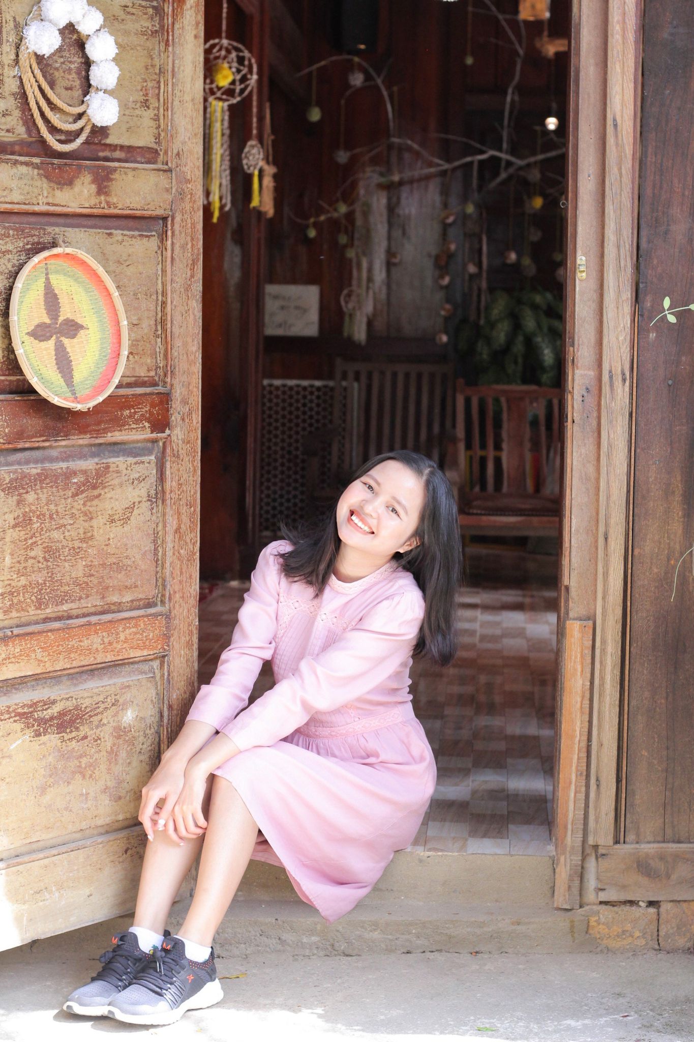 Nhân vật chia sẻ: Thị Kim Huệ; Nghề nghiệp: Freelancer Content, training thiết kế Canva, blogger tại fanpage “Con gái Má”