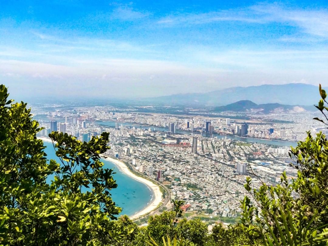 View nhìn thành phố tuyệt đẹp từ đỉnh Bàn Cờ. Ảnh: huynguyen8182