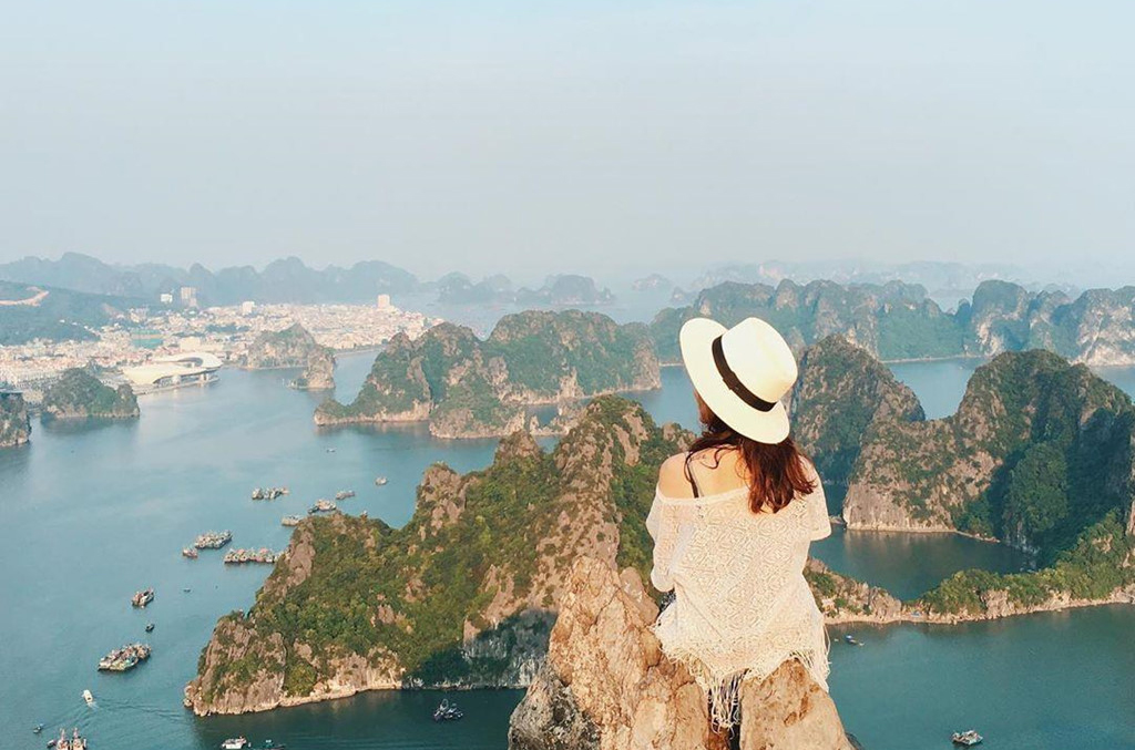 Kinh nghiệm du lịch Hạ Long từ A-Z cho người lần đầu đến thành phố biển
