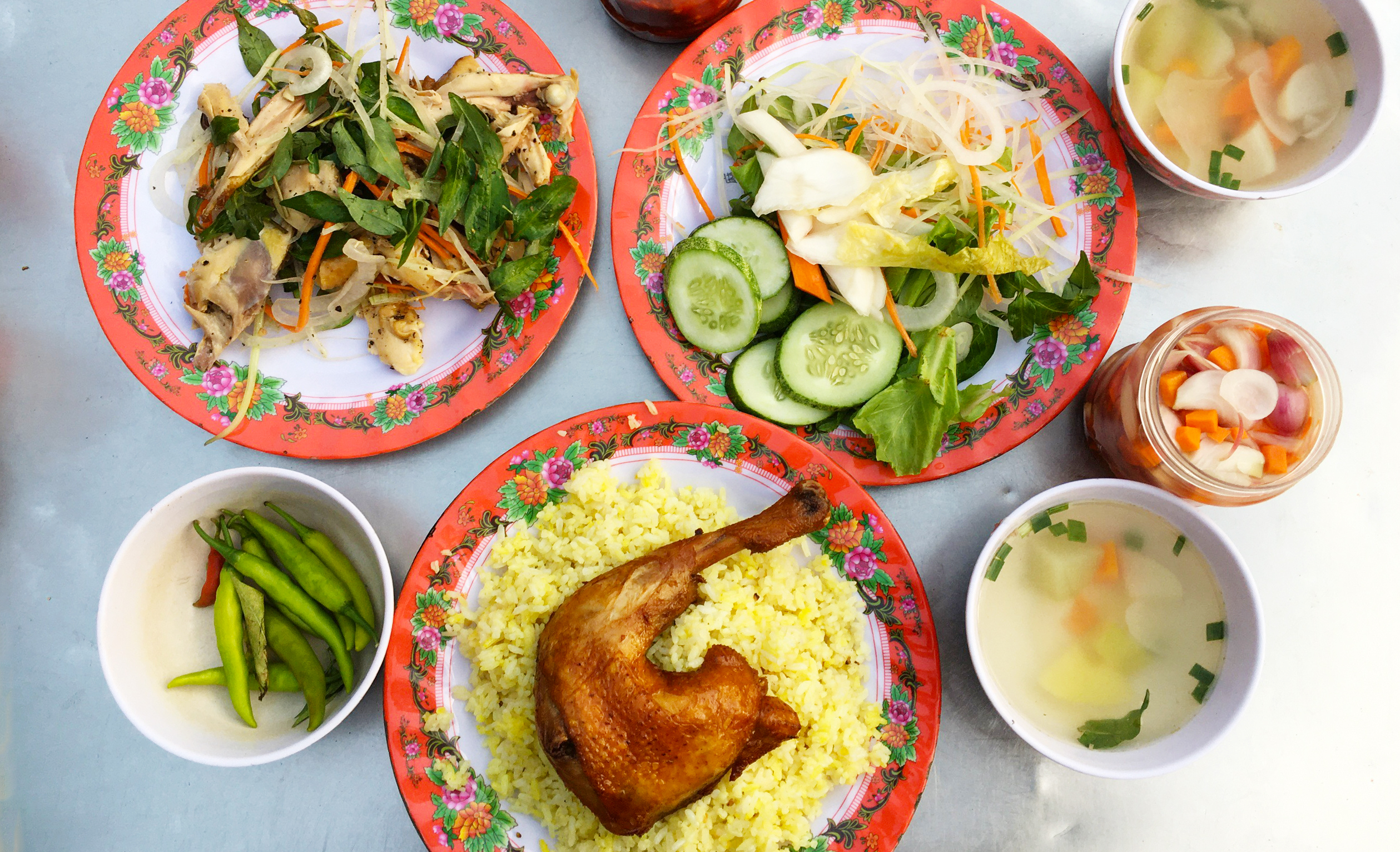 Ngoài cơm gà bà Buội, đây là 3 quán cơm gà Hội An ngon, rất đáng thử