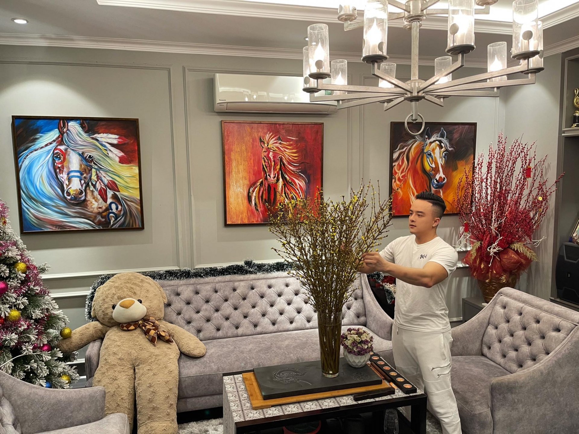  Cận cảnh biệt thự ven sông giá triệu đô của ca sĩ Cao Thái Sơn