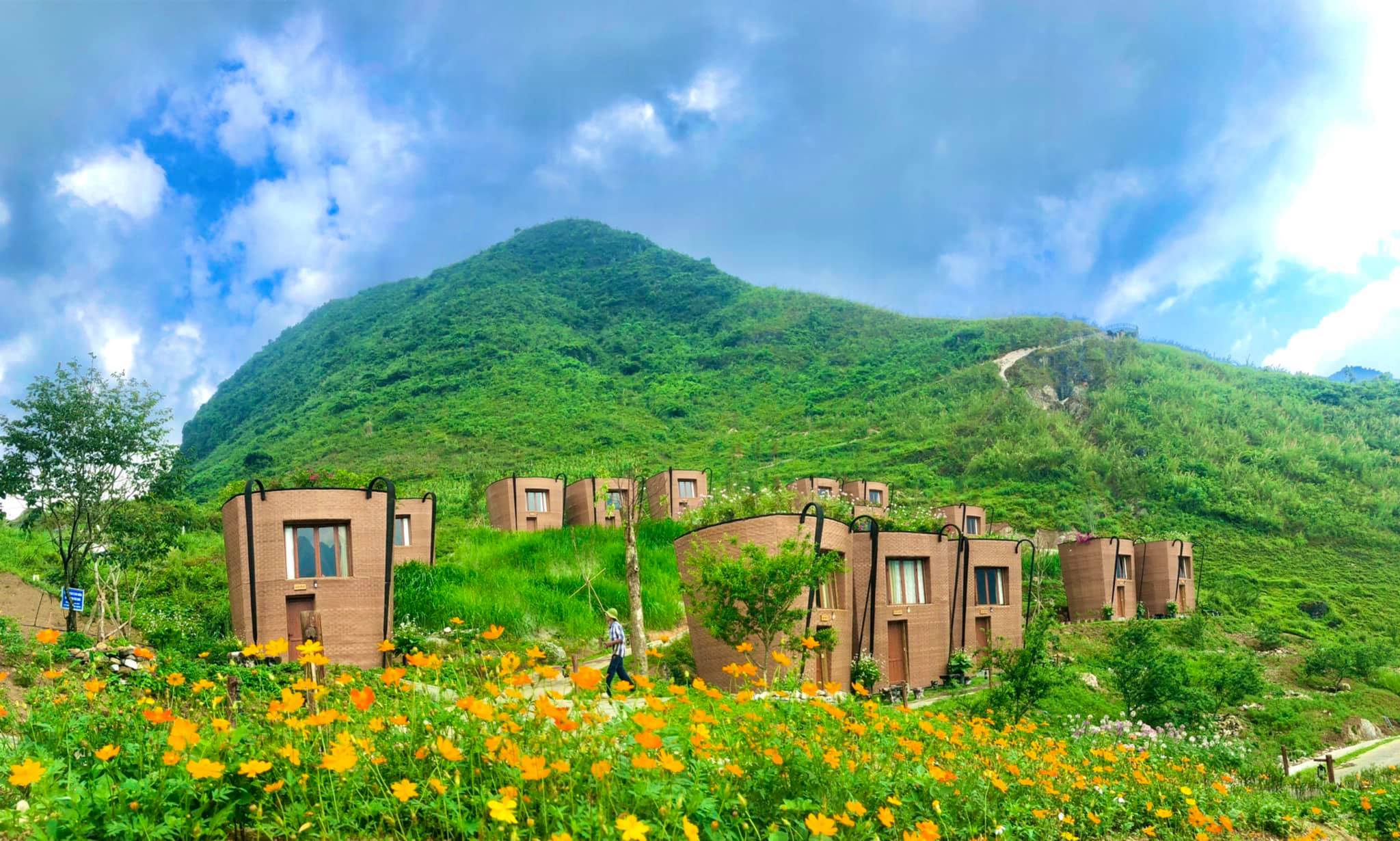 Khu nghỉ dưỡng hình chiếc gùi của người H'Mông độc nhất vô nhị ở Hà Giang