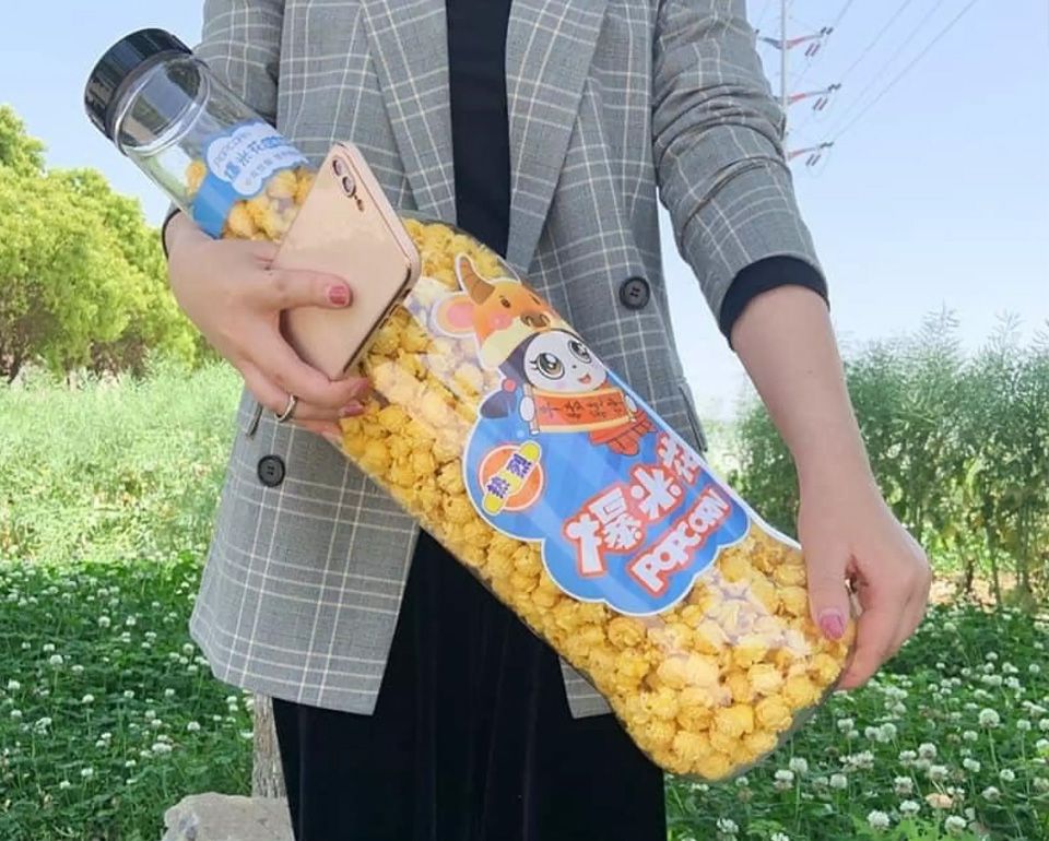 Chai bỏng ngô khổng lồ có gì đặc biệt mà người người