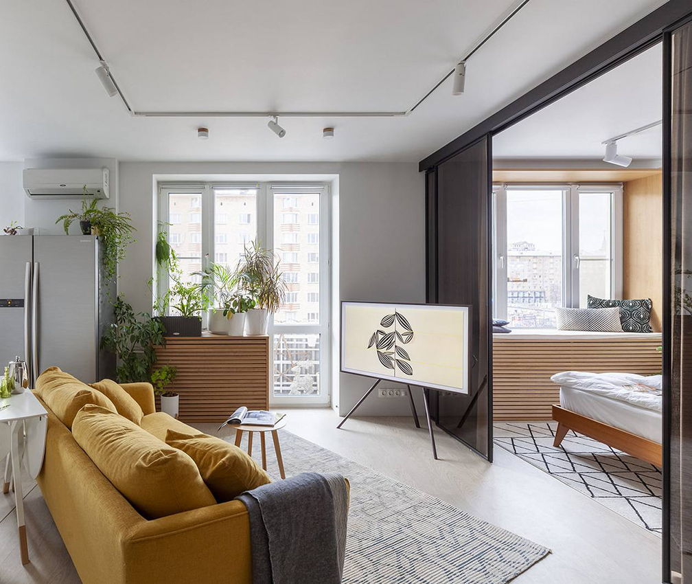 Căn hộ 46m² nhưng thoáng sáng bất ngờ nhờ giải pháp phân vùng bằng cửa trượt trong suốt