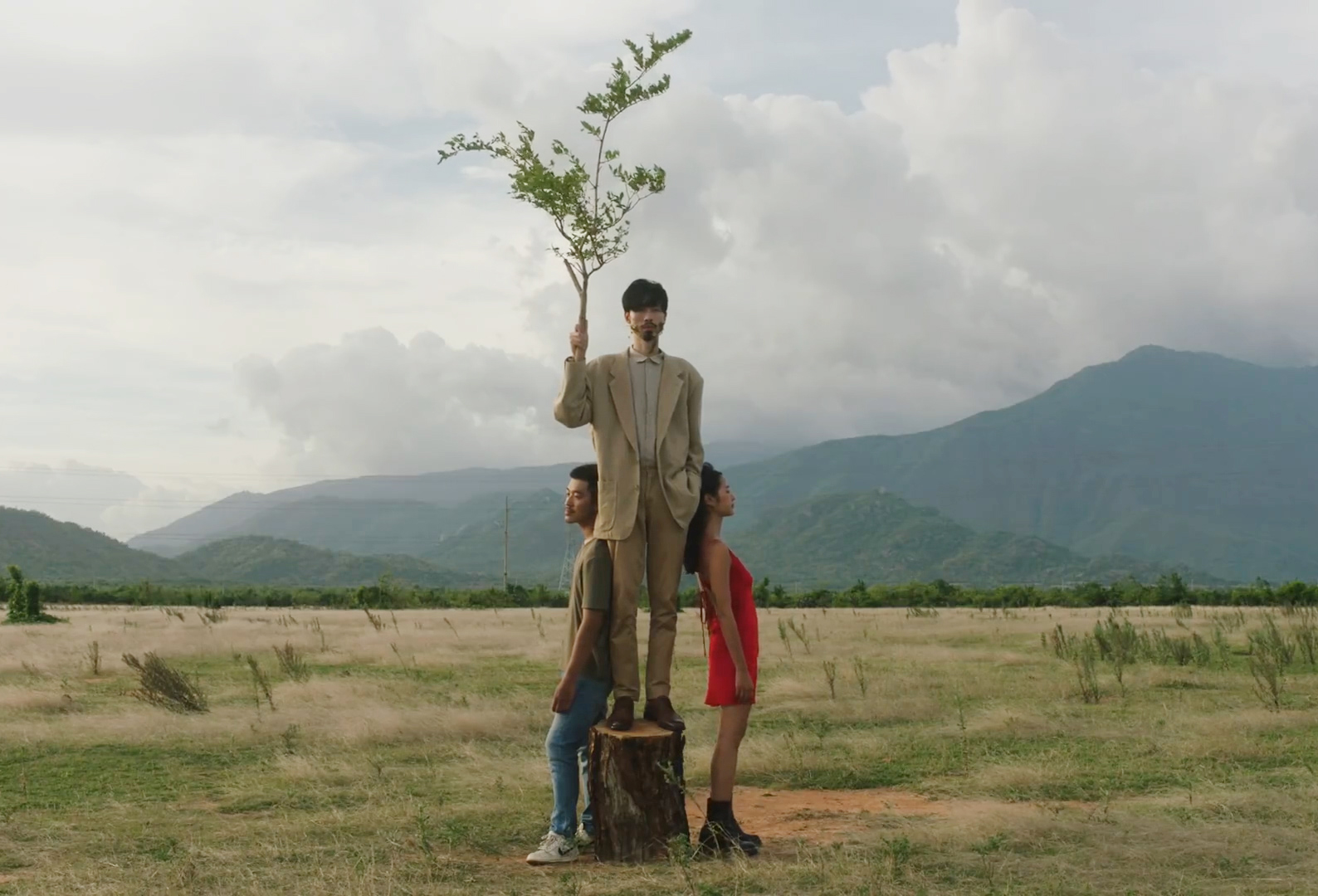 Đăng status "chơi chơi", Đen Vâu đoán trúng phóc đề thi môn Văn THPT Quốc gia 2021