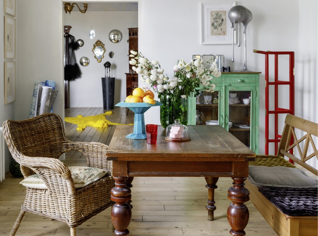 Căn hộ 78m² đẹp lạ của cặp đôi vợ là họa sĩ, chồng là nhà điêu khắc tài hoa