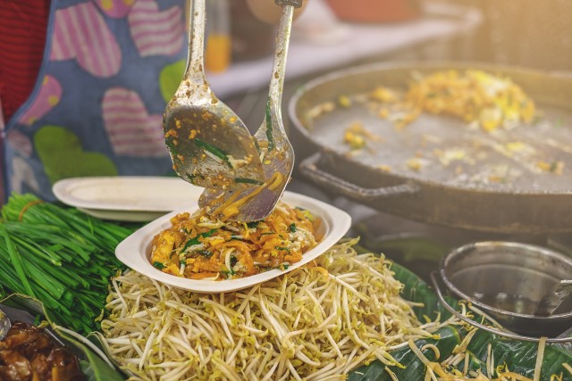 Pad Thái, từ món mì xào bình dân trở thành món ăn "quốc hồn quốc túy" của Thái Lan