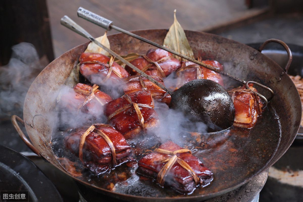 Tô Dong Fa rất tiên tiến trong việc chế biến món thịt kho.