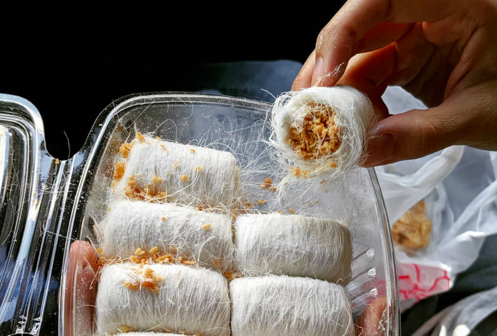 Kẹo râu rồng, món ăn đường phố cho team hảo ngọt của ẩm thực Trung Quốc