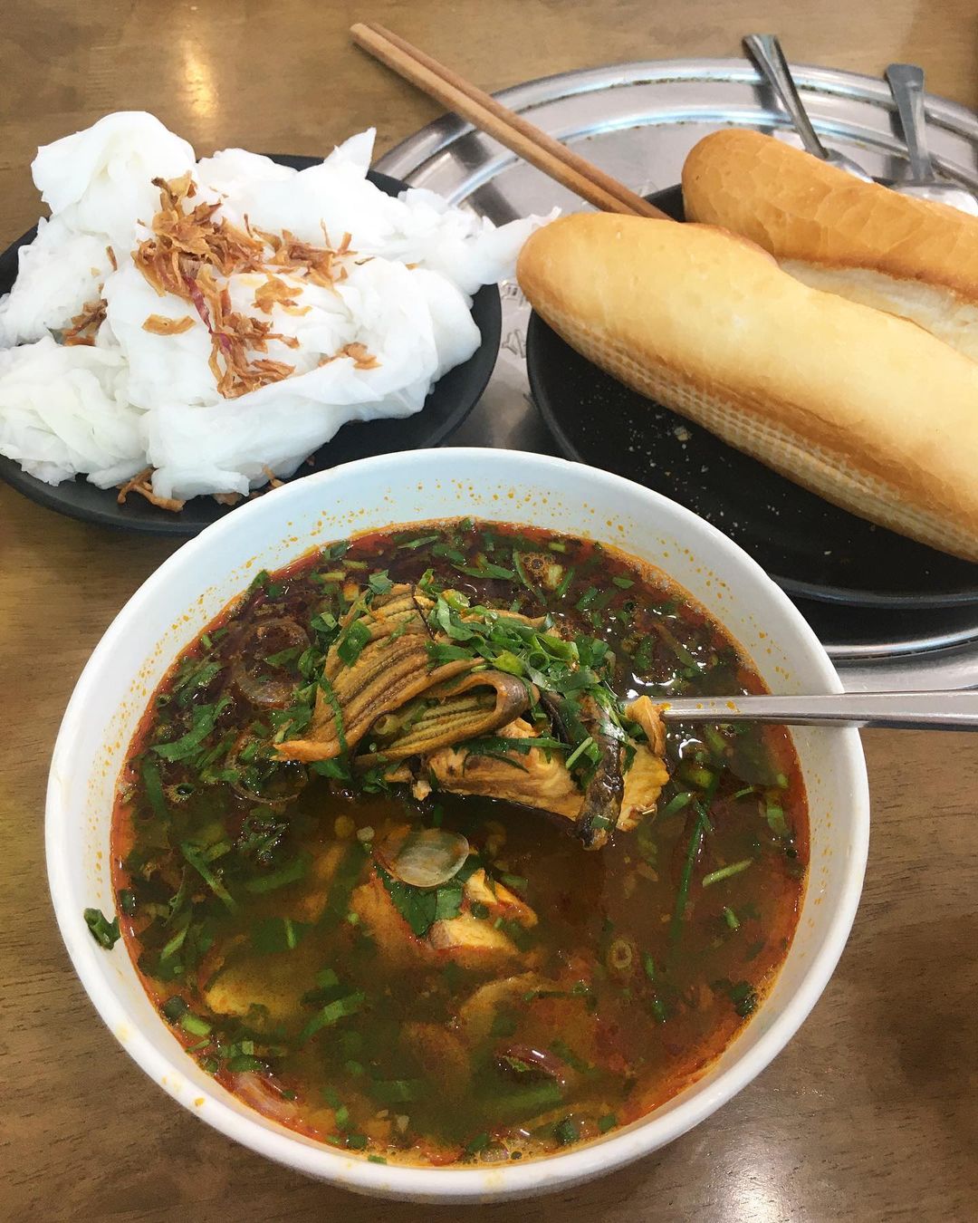Súp lươn là món ăn sáng dân dã của người dân xứ Nghệ. - Ảnh: realthtaws