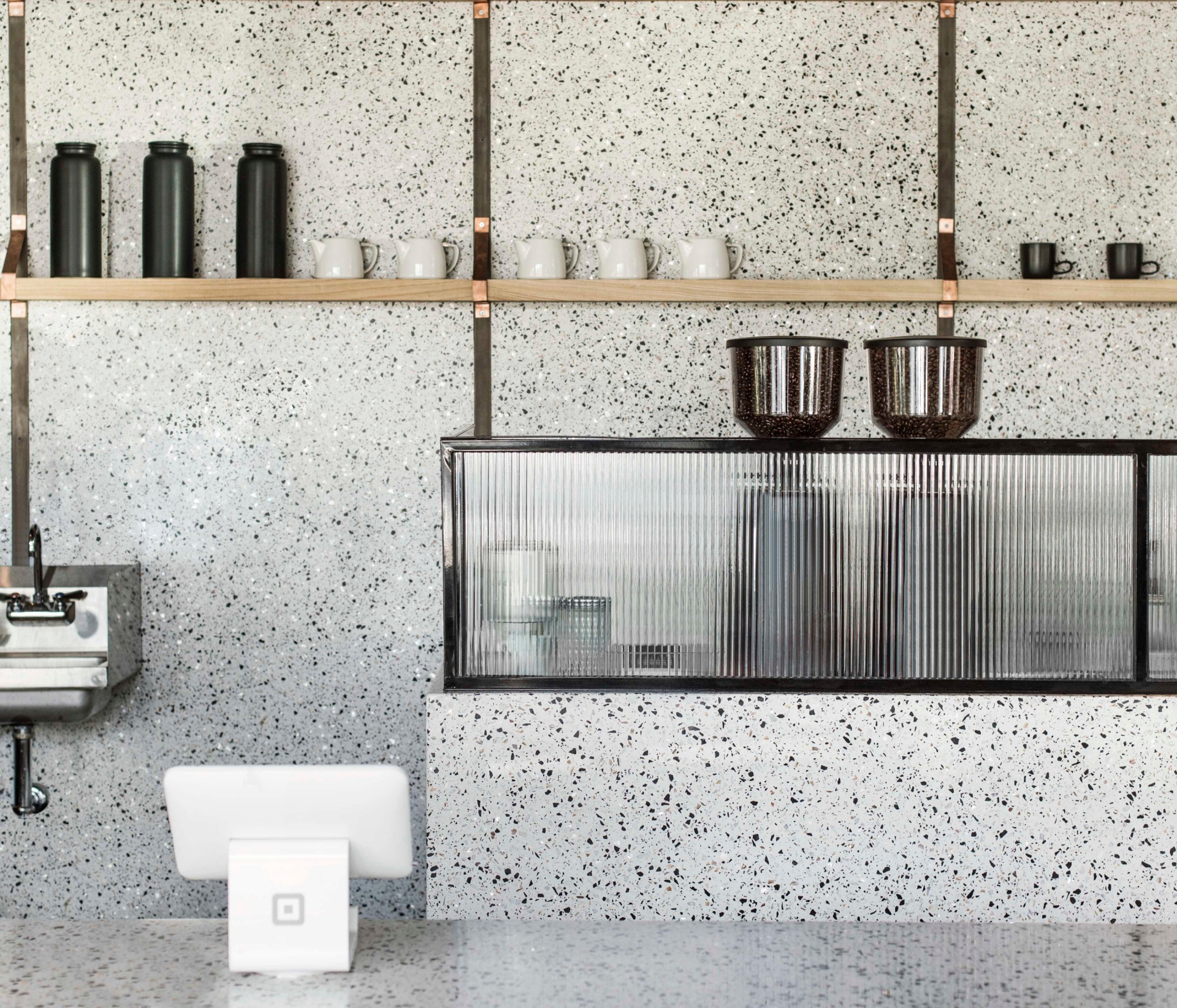 Gạch terrazzo: Vật liệu trang trí phòng bếp trẻ trung, bắt mắt, hợp túi tền