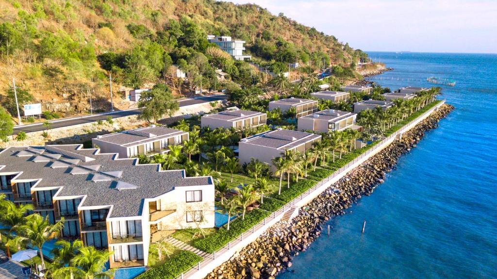 Marina Bay Resort & Spa Vũng Tàu nằm ở vị trí đắc địa, thiết kế hiện đại.