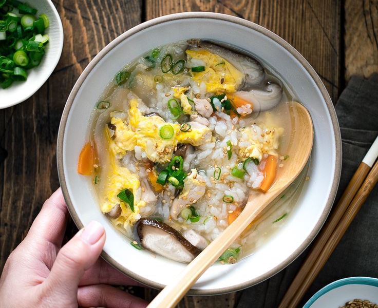 Cách làm súp gạo Zosui Nhật Bản nóng hổi để đổi bữa ngày mùa đông