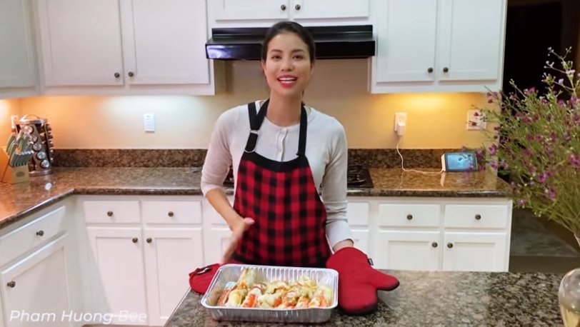 Phạm Hương khoe khay sashimi cao cấp, H'Hen Niê được bạn chưng yến bồi bổ