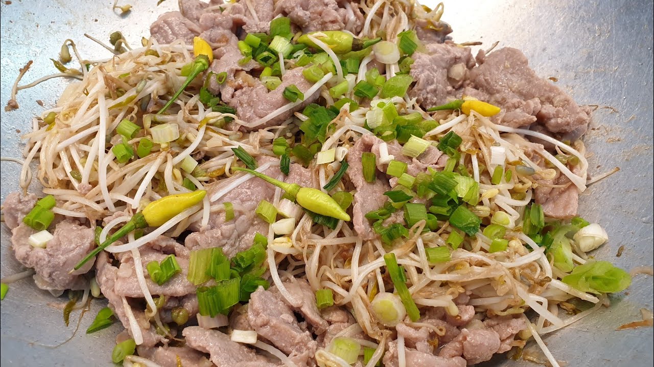 Cách làm thịt lợn xào giá đỗ ngon mà dễ, phù hợp với mâm cơm ngày bận rộn