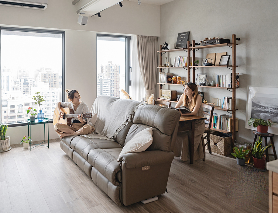 Căn hộ bình yên của 2 cô nàng độc thân chứng minh phụ nữ ở cùng nhau rất dễ "chill"