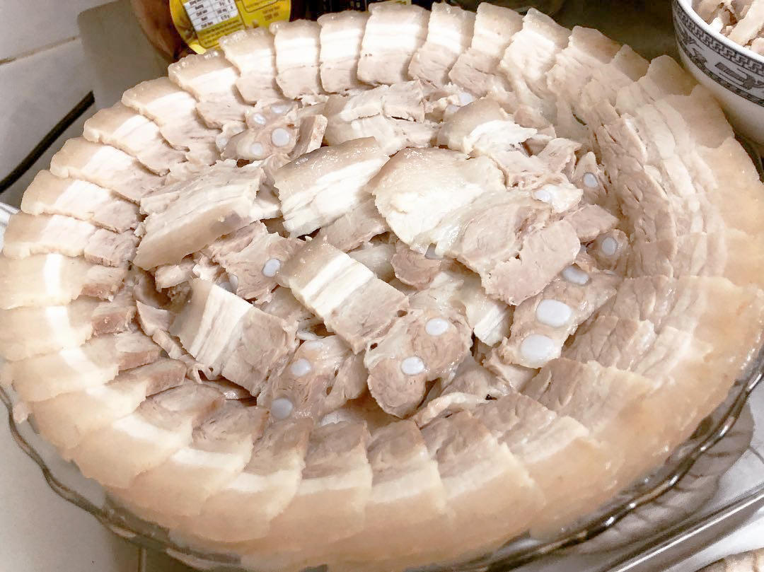 Thêm bước này khi luộc thịt, thịt luộc đảm bảo thơm phức, trắng tinh như ngoài tiệm