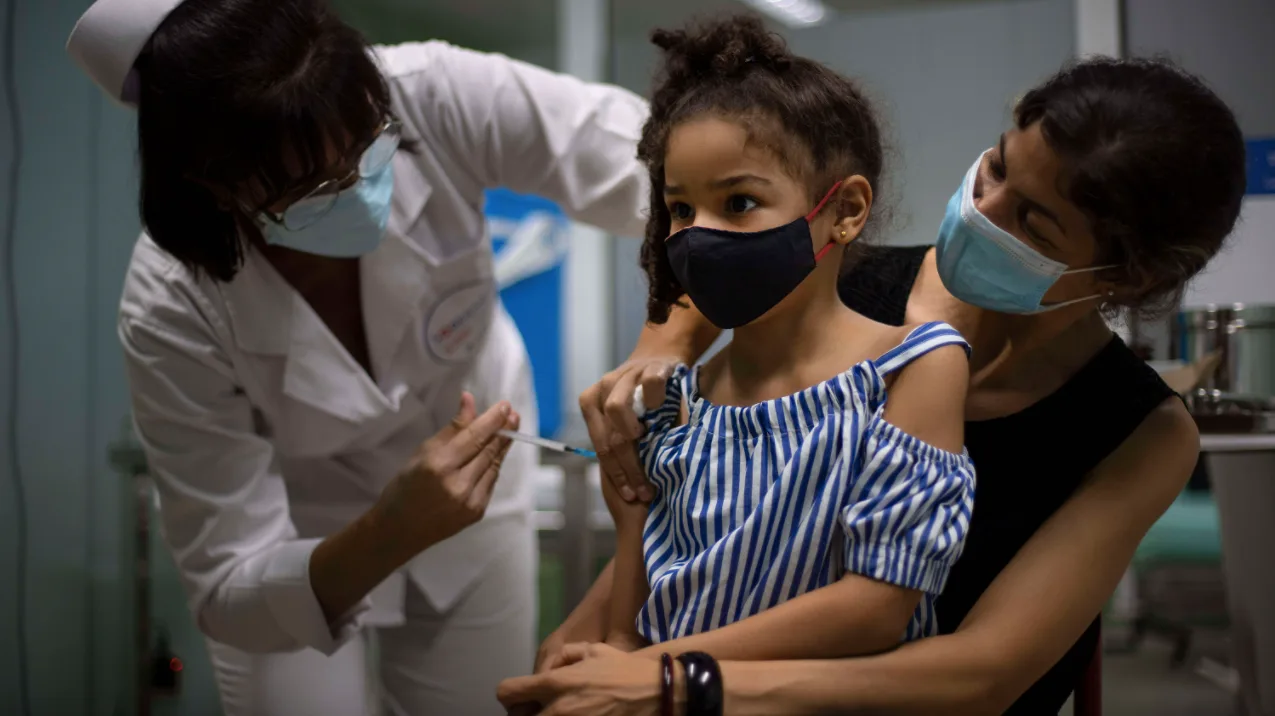 Có cần tiêm mũi vaccin Covid-19 tăng cường cho trẻ em?