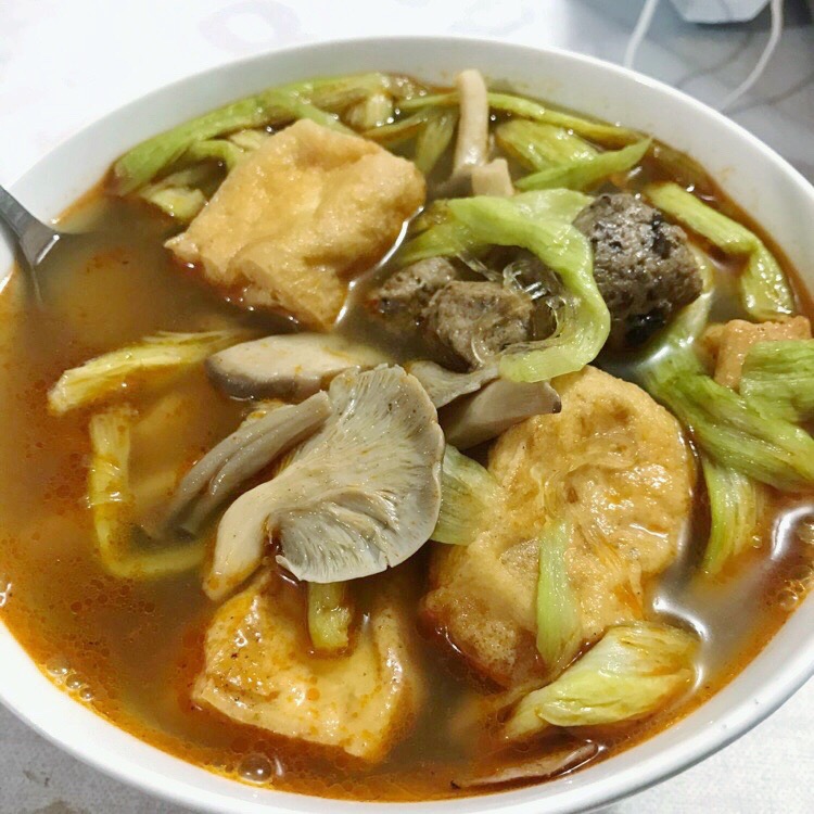 Cách làm bún mọc chay dọc mùng thanh đạm cực đơn giản mà ngon