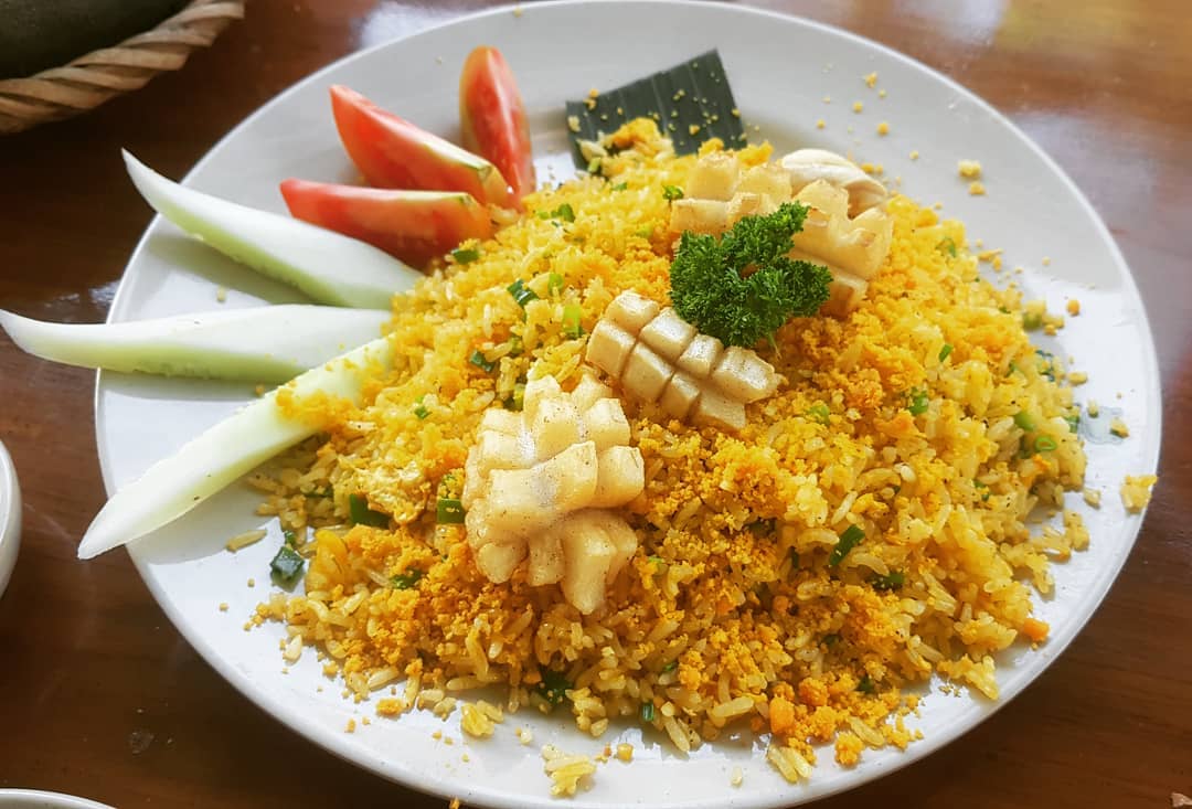 Cách làm cơm chiên trứng muối giòn giòn, thơm ngậy khiến cả nhà ai nấy đều khen ngon