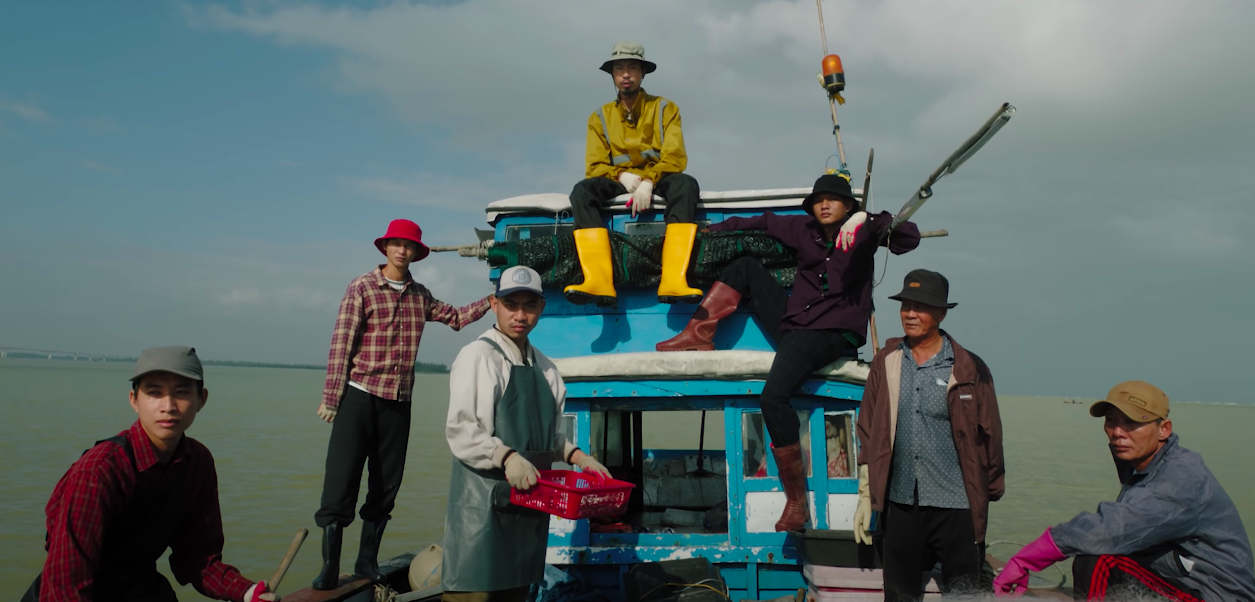 Những điểm du lịch đẹp như mơ trong MV “Mang tiền về cho mẹ” của Đen Vâu