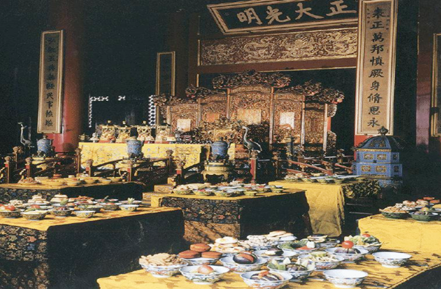 Mỗi bữa ăn của Từ Hi Thái hậu có đến cả 100 món.
