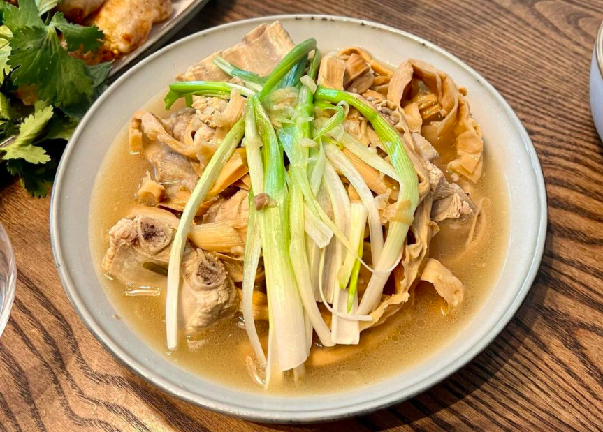 Cách nấu canh măng khô nấu sườn ngon ngọt, ăn cơm hay ăn bún đều ngon