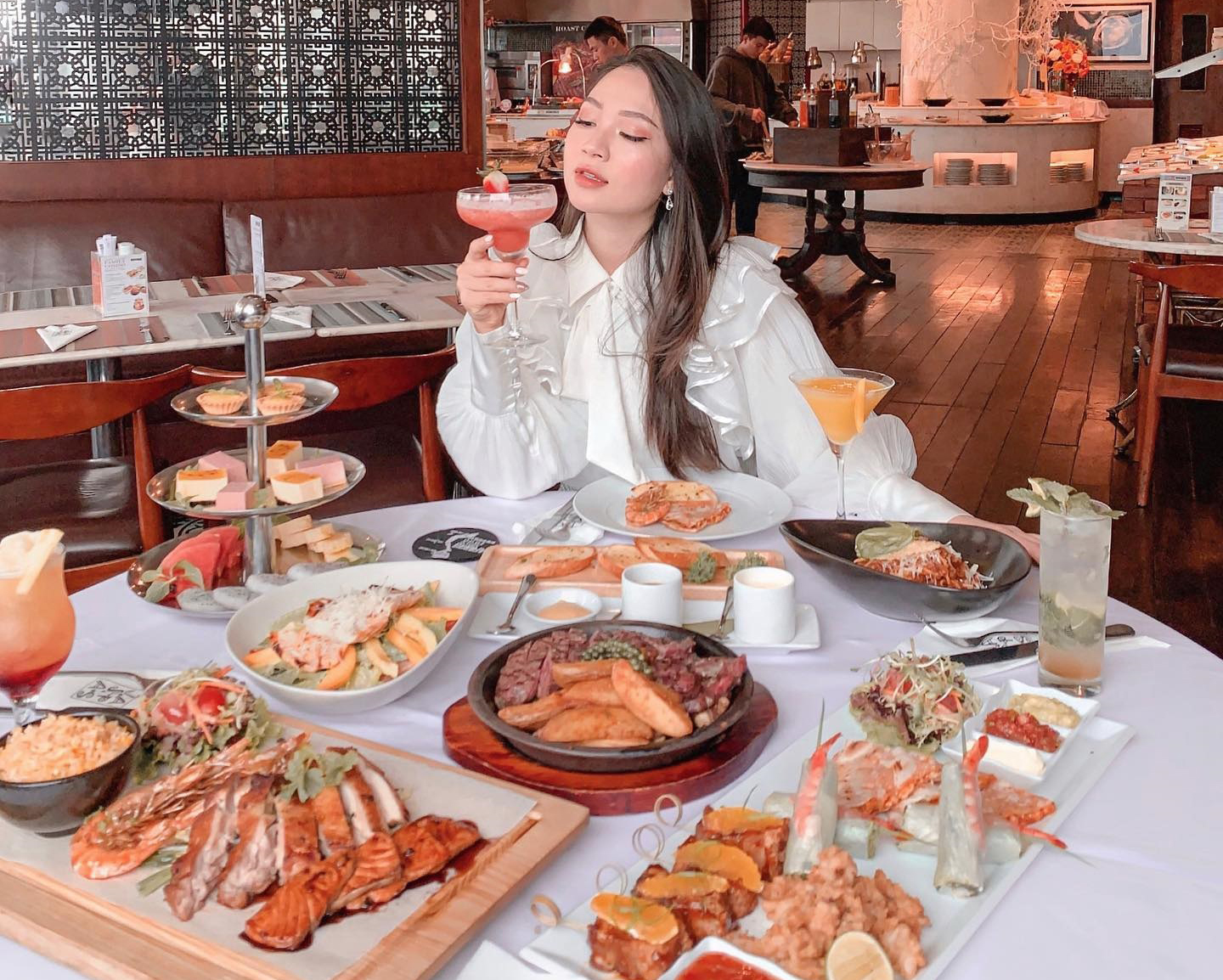 10+ quán ăn đồ ngon, không gian lịch sự để hẹn hò, tụ tập dịp 8/3 ở Hà Nội